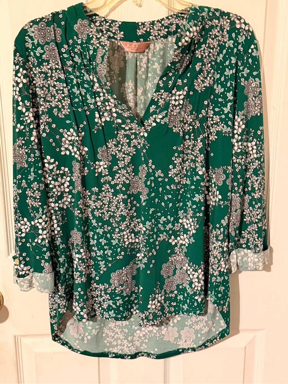 Amana Green White Floral V-Neck Blouse Roll-Tab Sleeve Size M
